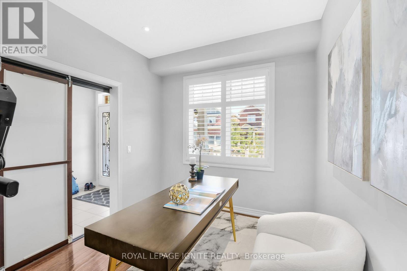 Photo 4 of 210 Blackwell Crescent, Oshawa ON