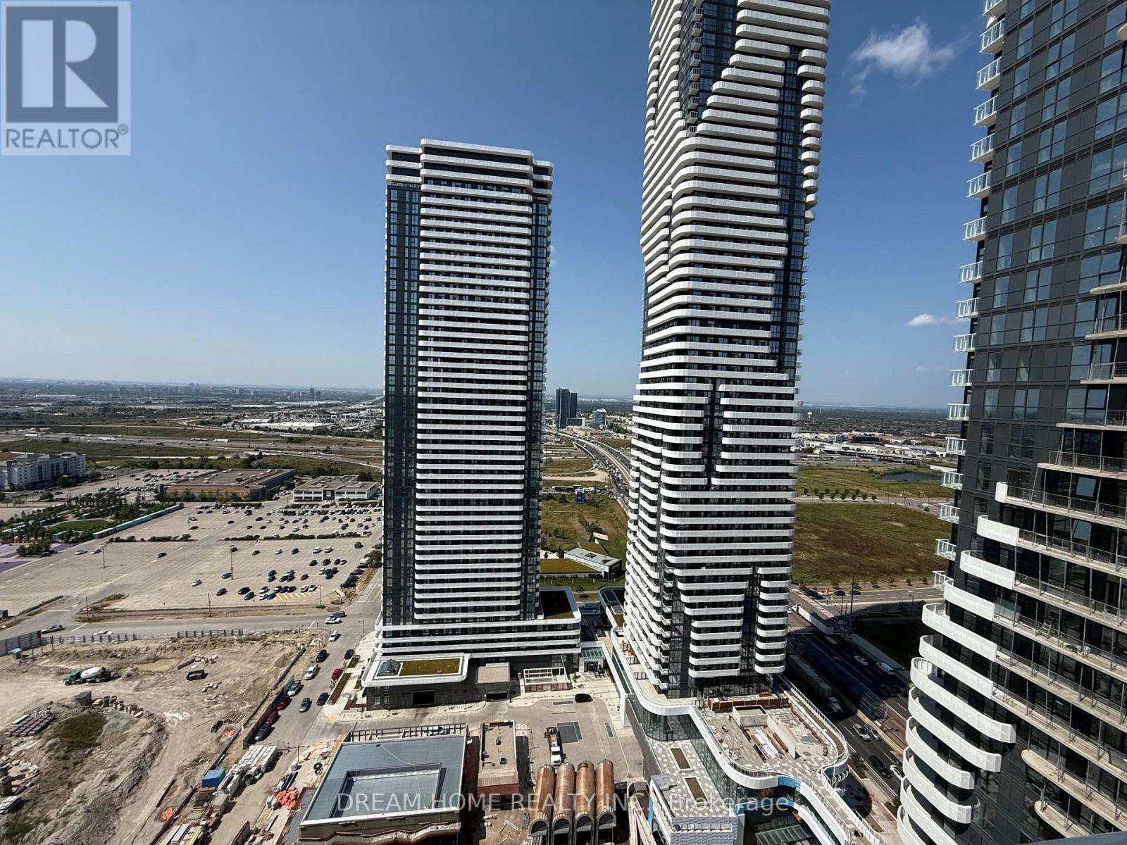 Photo 1 of 3202 28 Interchange Way, Vaughan ON