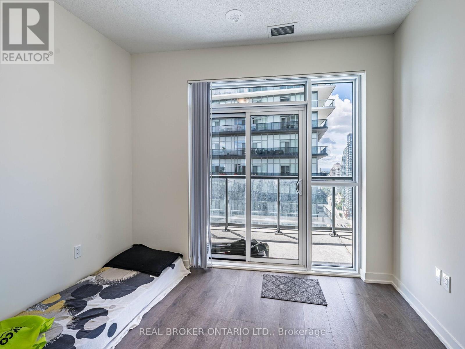 Photo 1 of 2906 38 Annie Craig Drive S, Toronto ON