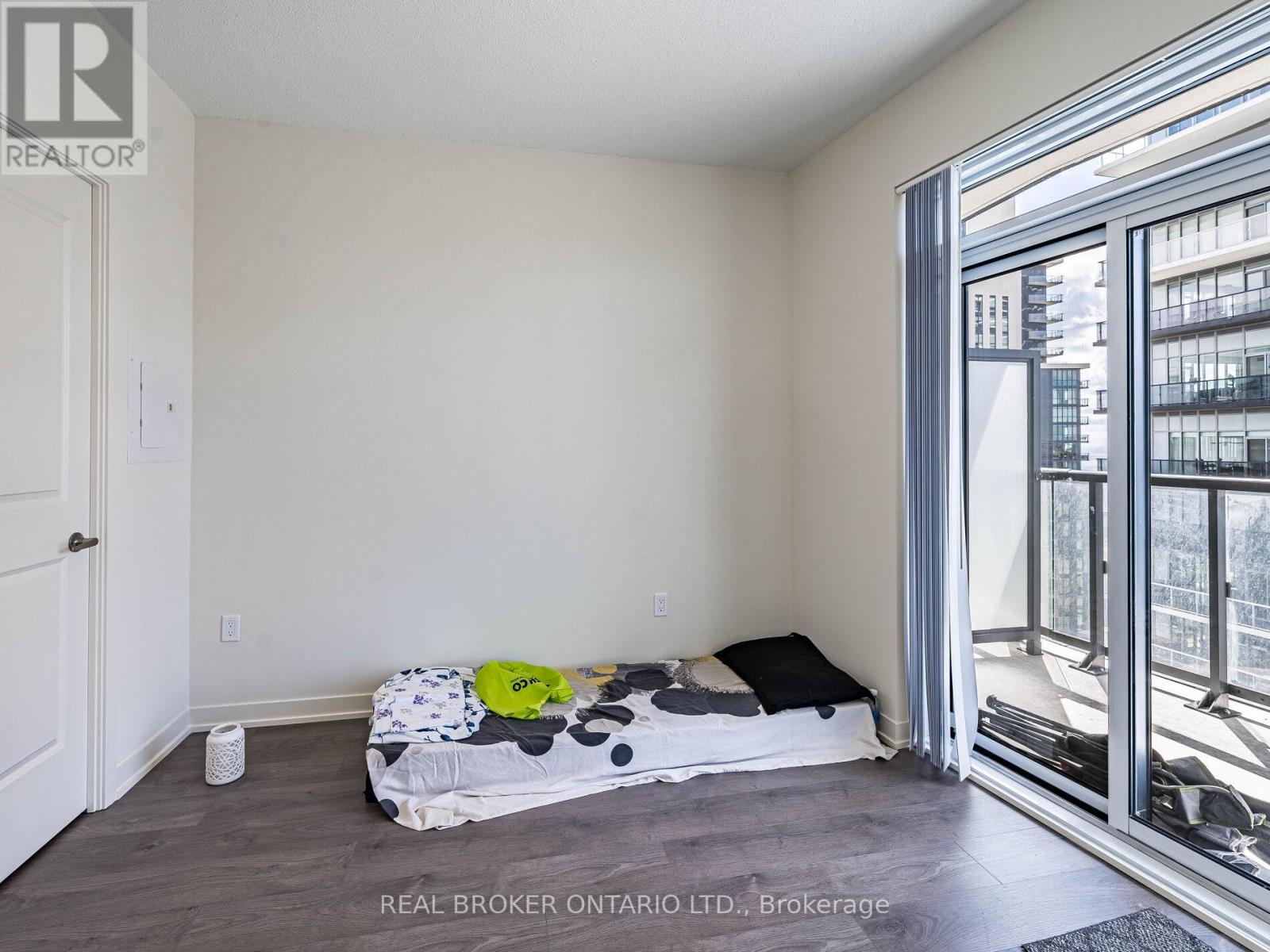 Photo 35 of 2906 38 Annie Craig Drive S, Toronto ON