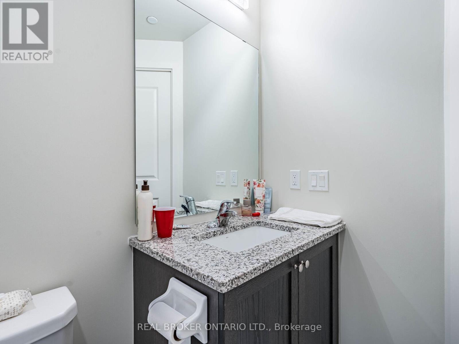 Photo 13 of 2906 38 Annie Craig Drive S, Toronto ON