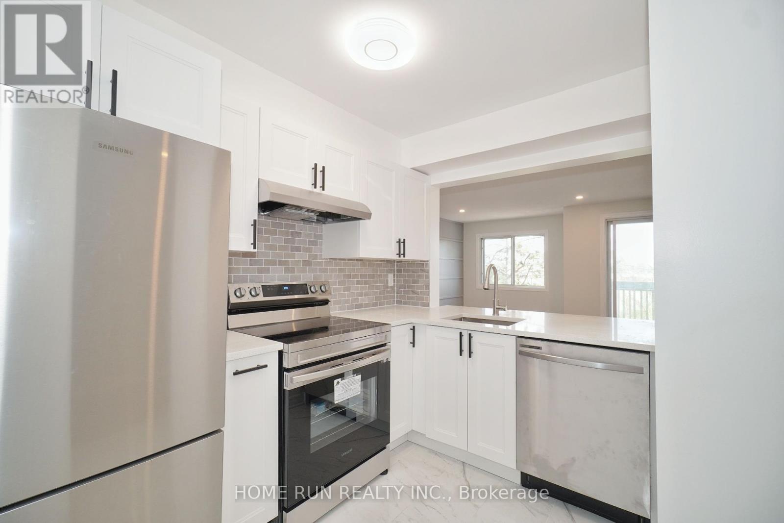 Photo 27 of 303 214 Viewmount Drive, Ottawa ON