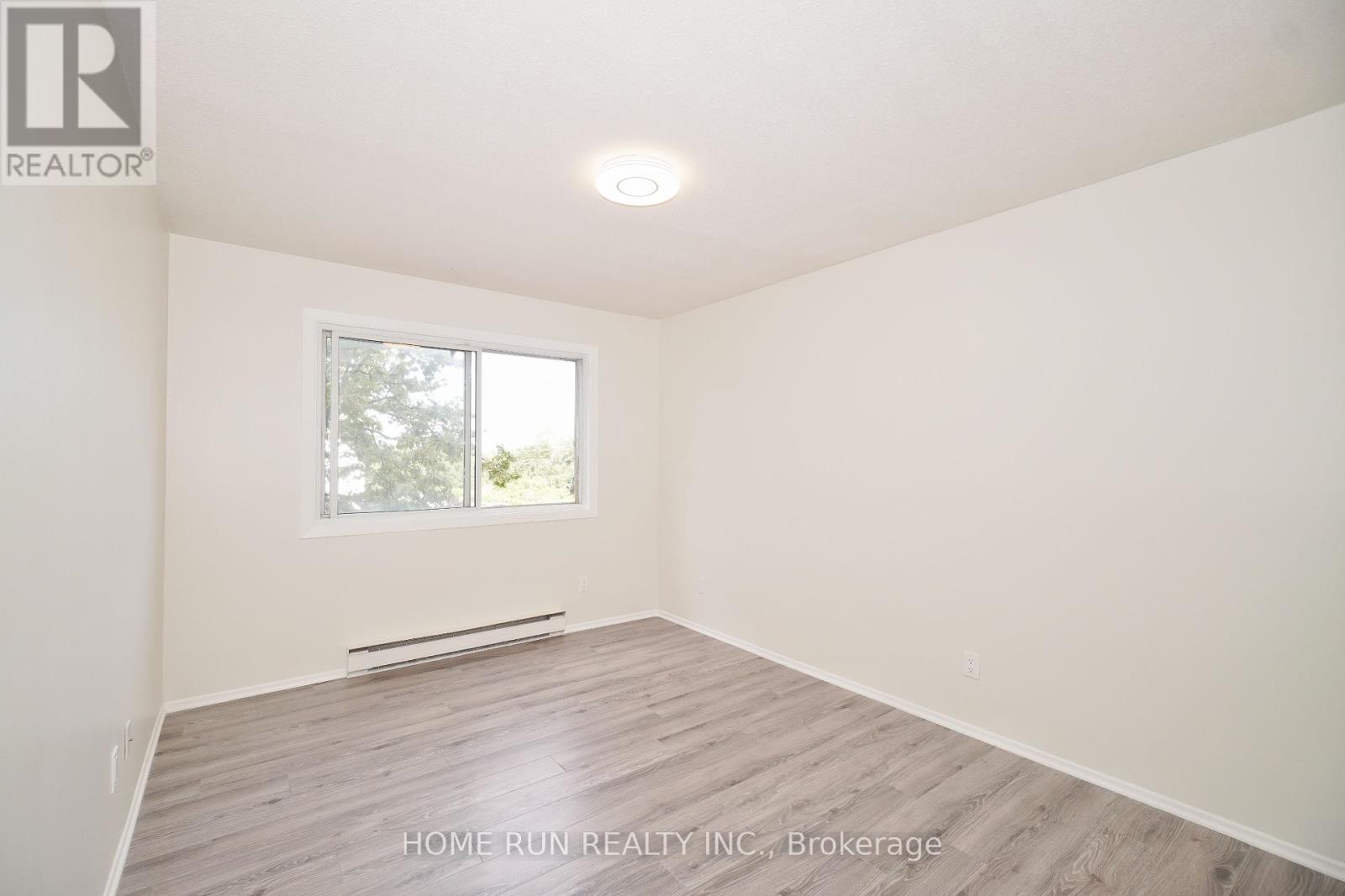 Photo 13 of 303 214 Viewmount Drive, Ottawa ON