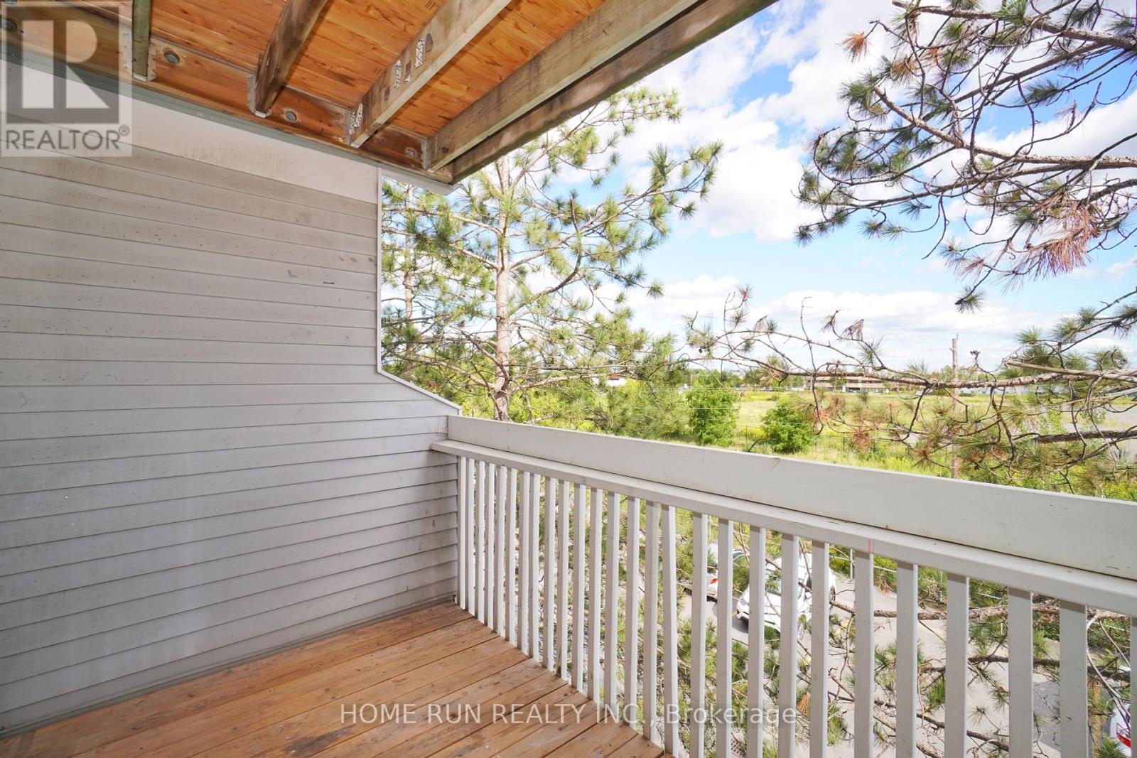 Photo 25 of 303 214 Viewmount Drive, Ottawa ON
