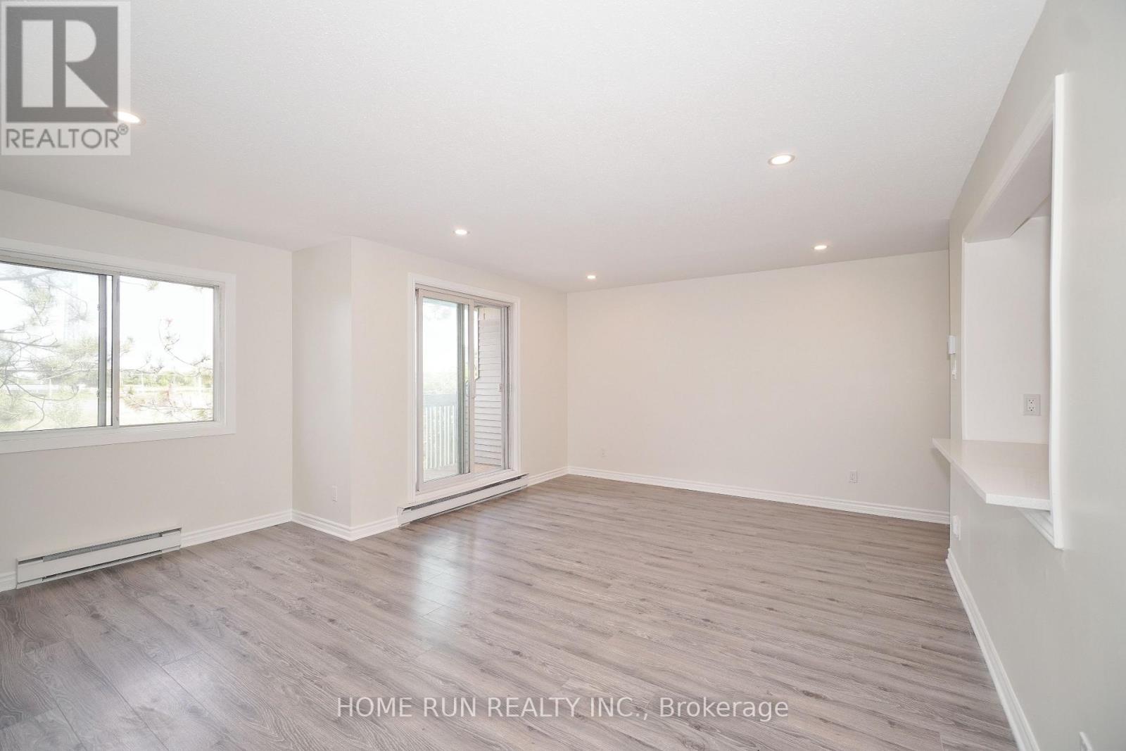Photo 26 of 303 214 Viewmount Drive, Ottawa ON