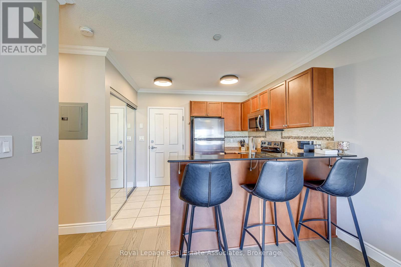 Photo 9 of 309 8 Harris Street, Cambridge ON