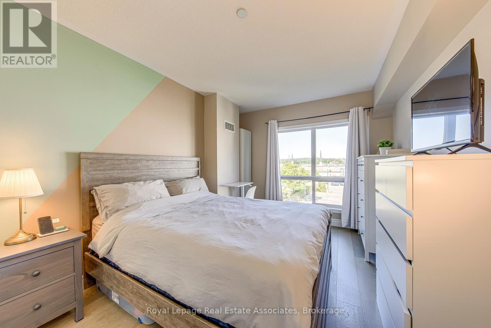 Photo 6 of 309 8 Harris Street, Cambridge ON