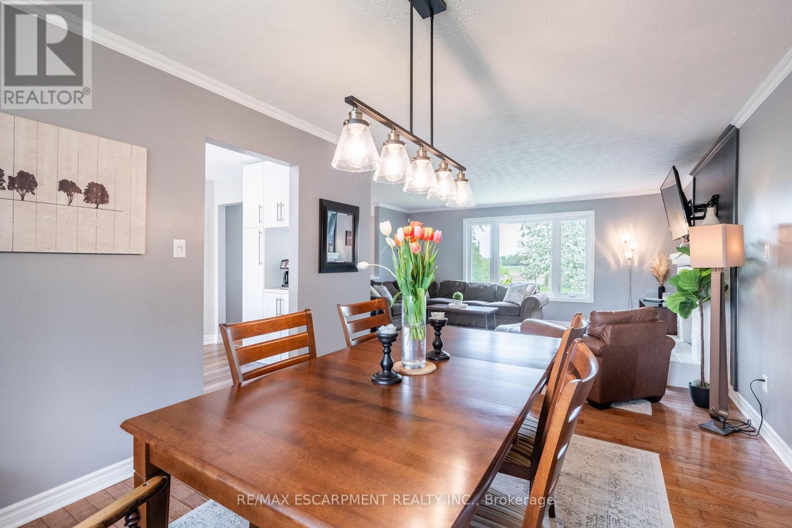 Photo 12 of 152 Concession 7 Road E, Hamilton ON