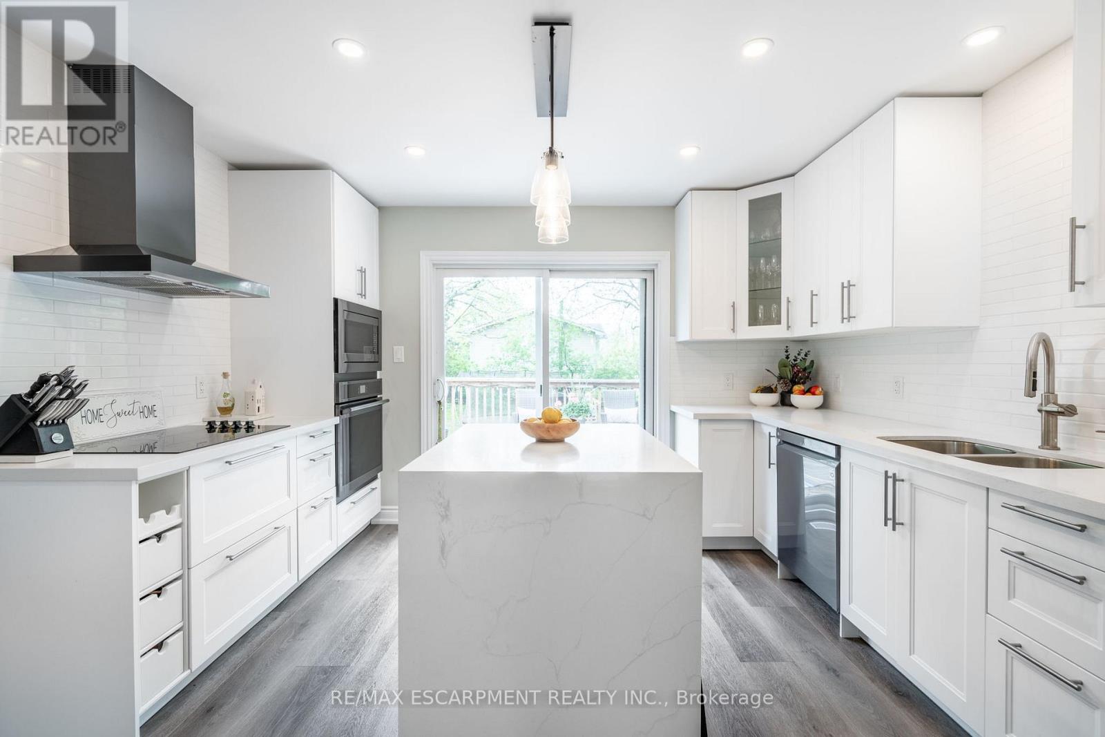Photo 13 of 152 Concession 7 Road E, Hamilton ON