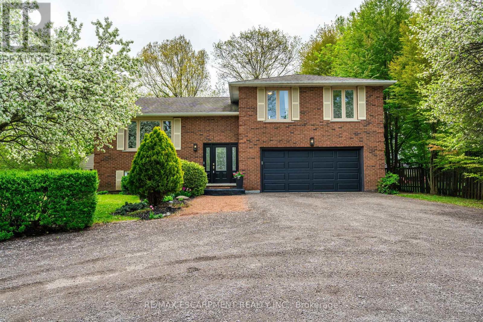 Photo 4 of 152 Concession 7 Road E, Hamilton ON