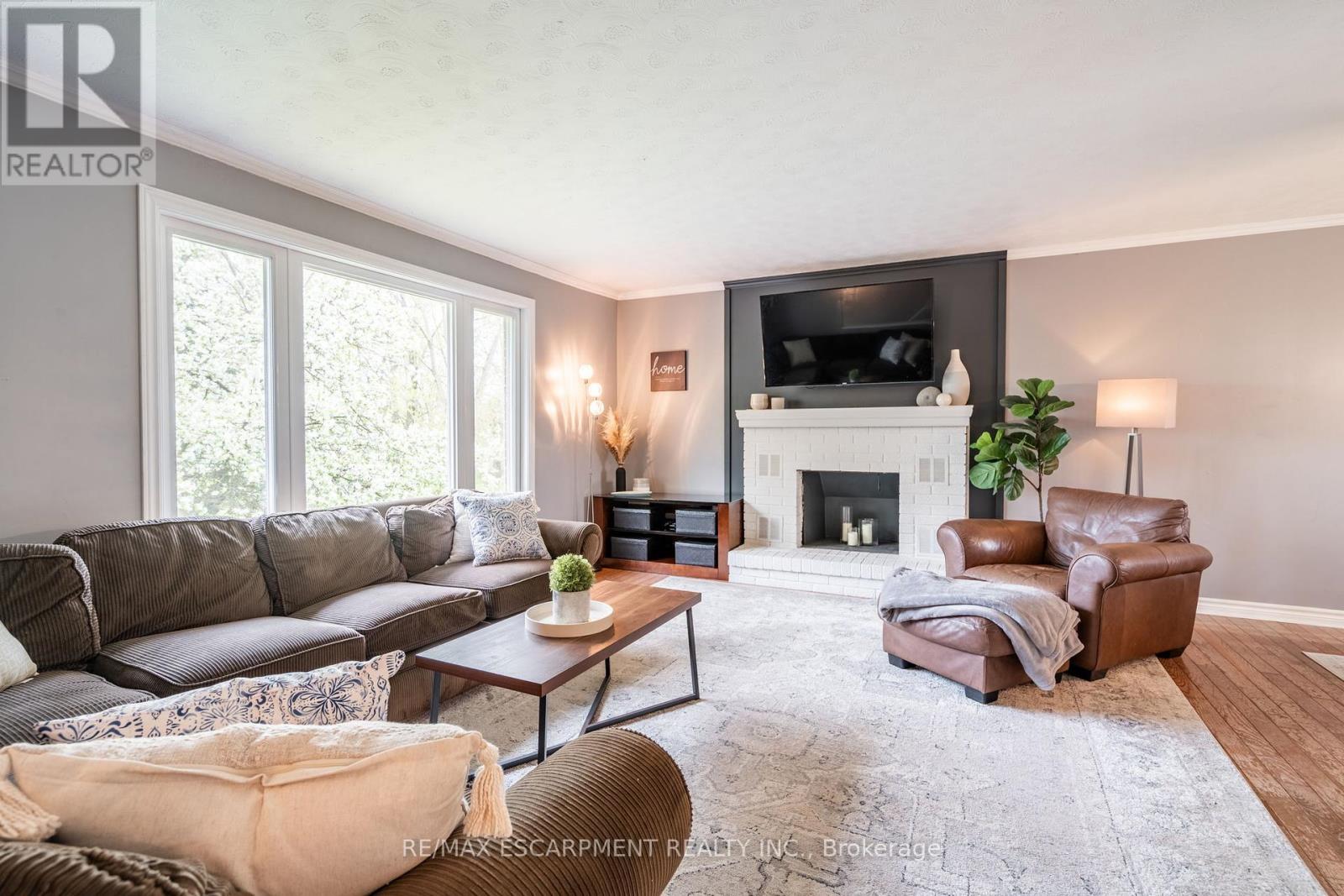 Photo 7 of 152 Concession 7 Road E, Hamilton ON