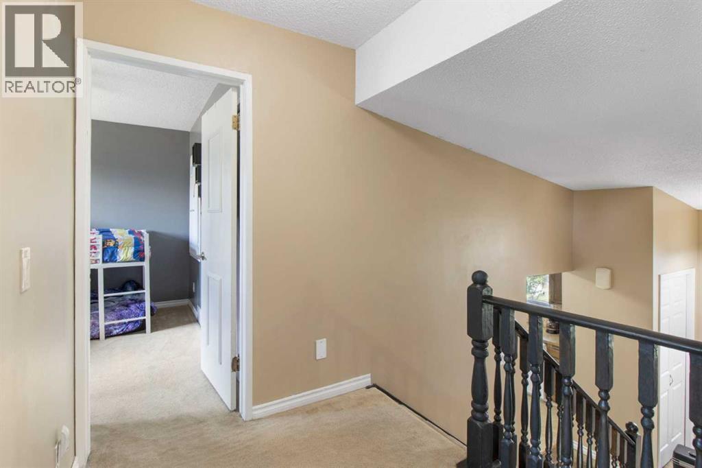 Single Family House 4 Level for Sale in  Templegreen Drive NE Temple Calgary 