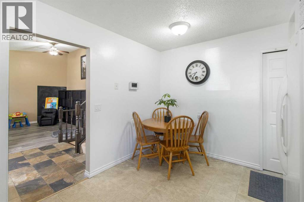 Single Family House 4 Level for Sale in  Templegreen Drive NE Temple Calgary 