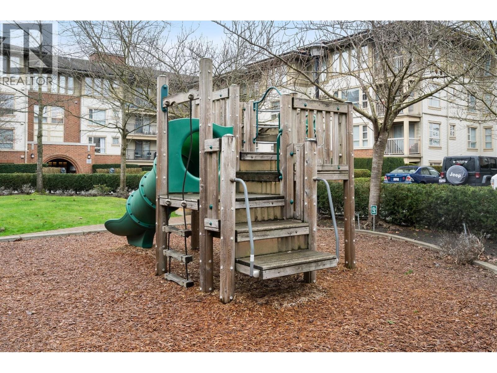 Photo 9 of 1415 5115 Garden City Road, Richmond BC