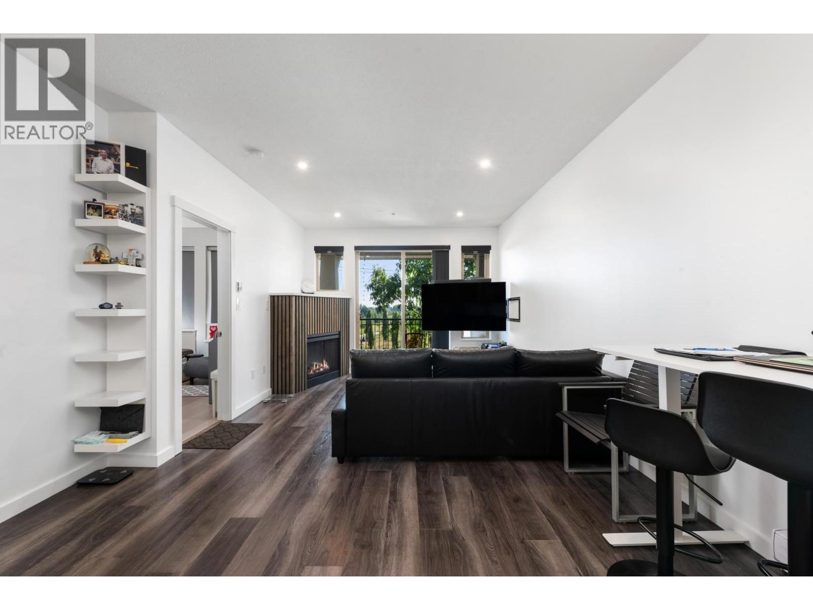Photo 10 of 1415 5115 Garden City Road, Richmond BC