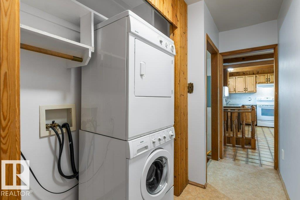 Photo 5 of 15922 105 Av Nw, Edmonton AB
