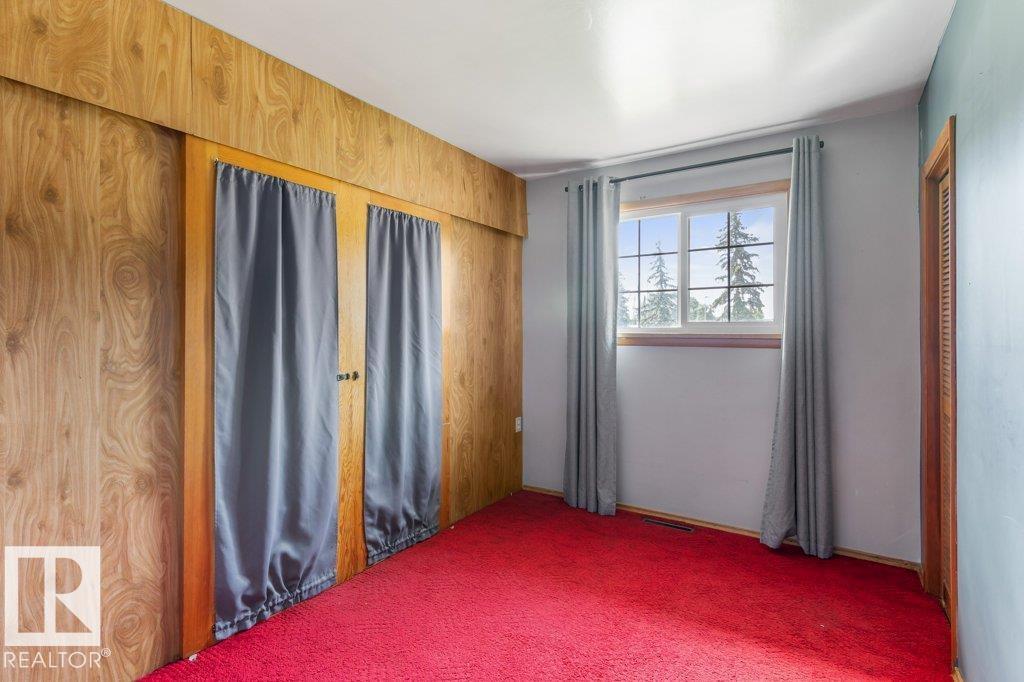 Photo 1 of 15922 105 Av Nw, Edmonton AB