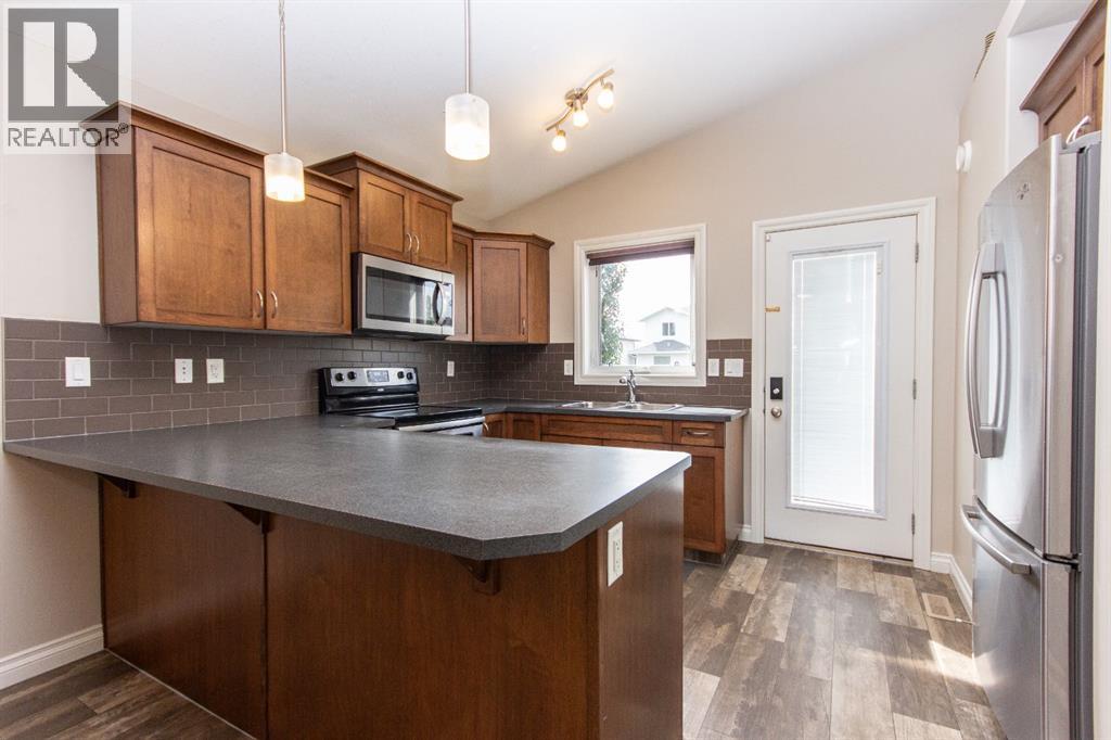 Photo 22 of 78 Trimble Close, Red Deer AB