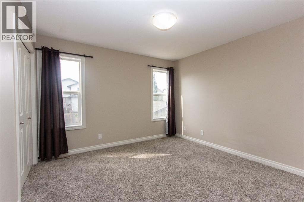 Photo 4 of 78 Trimble Close, Red Deer AB