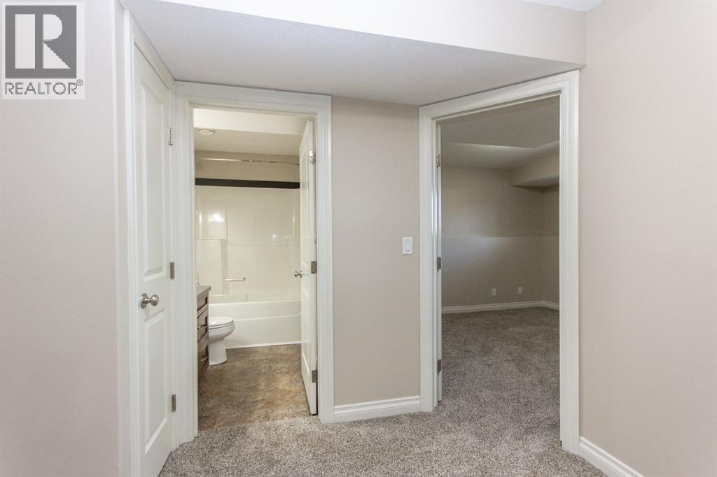 Photo 33 of 78 Trimble Close, Red Deer AB