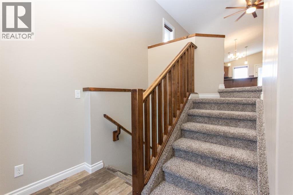 Photo 9 of 78 Trimble Close, Red Deer AB