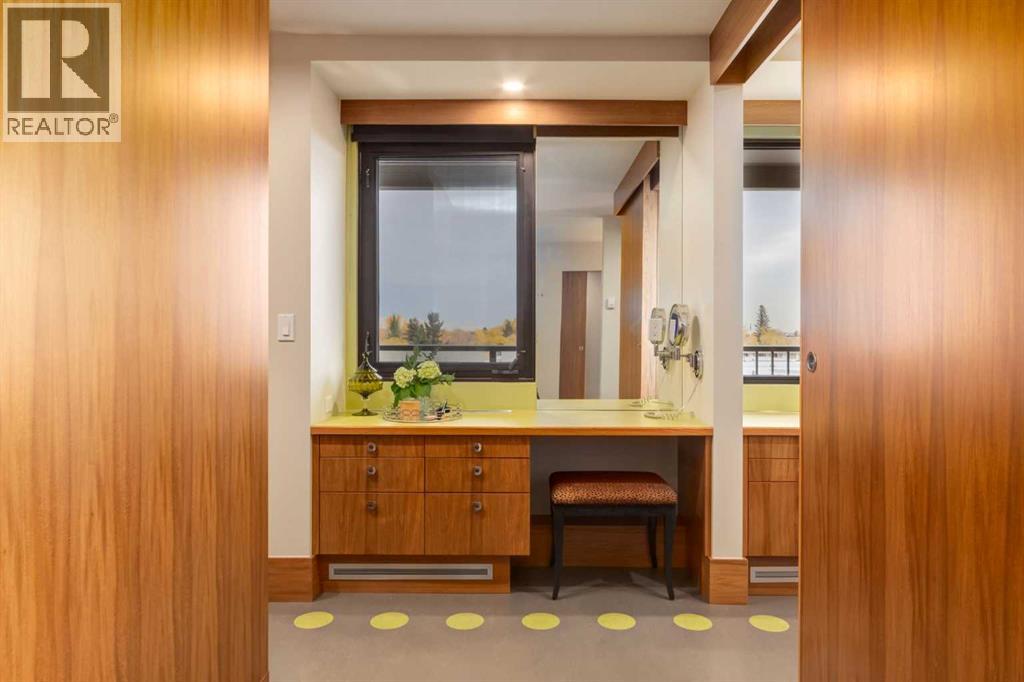 Single Family House for Sale in   Meredith Road NE Crescent Heights Calgary 