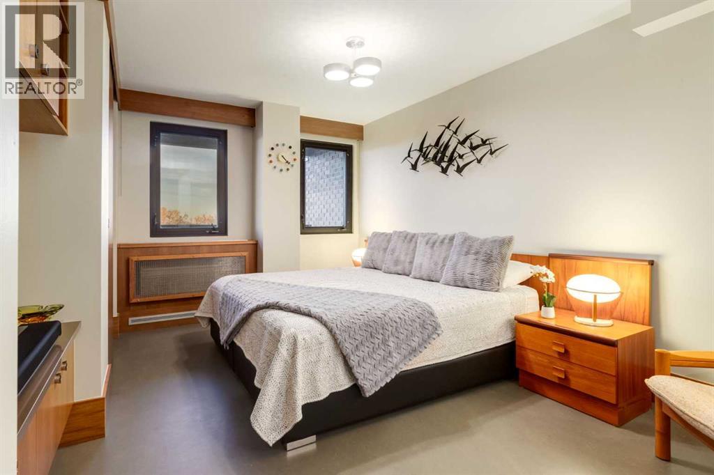 Single Family House for Sale in   Meredith Road NE Crescent Heights Calgary 