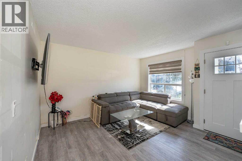 Photo 4 of 90 Martin Crossing Way Ne, Calgary AB