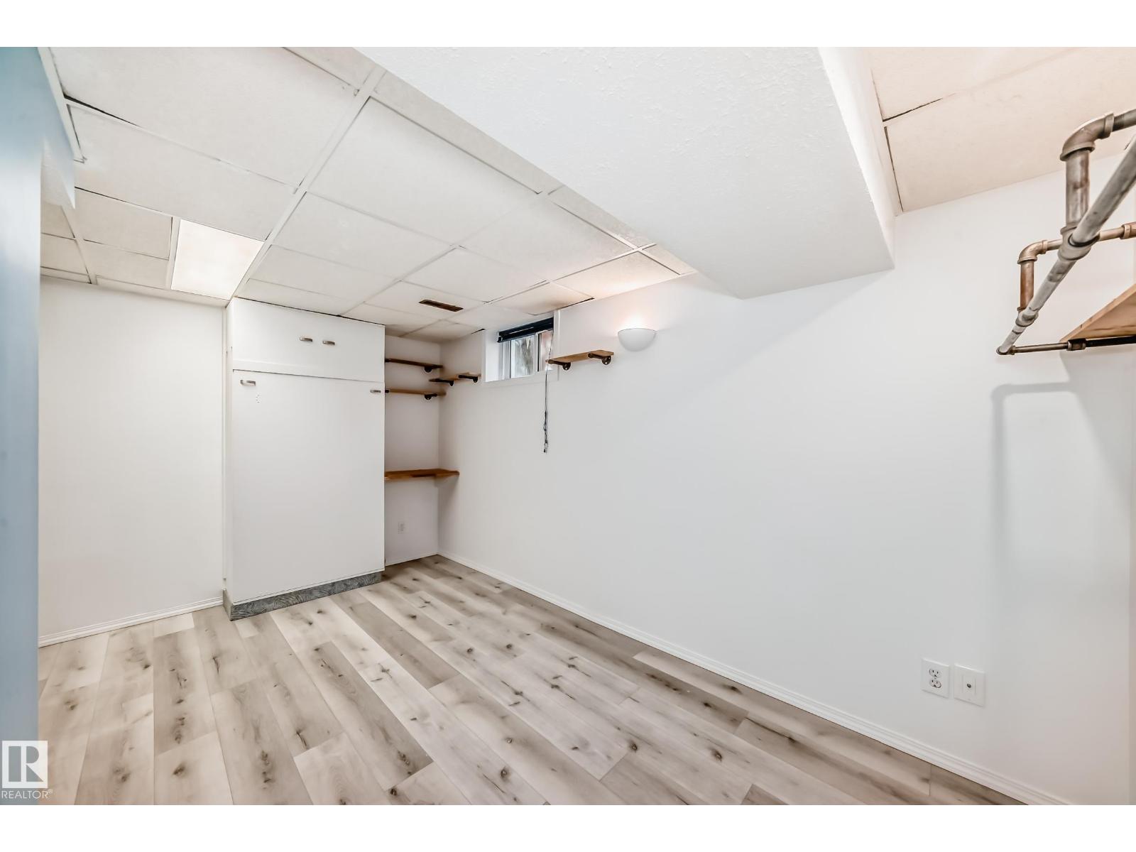 Photo 18 of 11425 71 St Nw, Edmonton AB