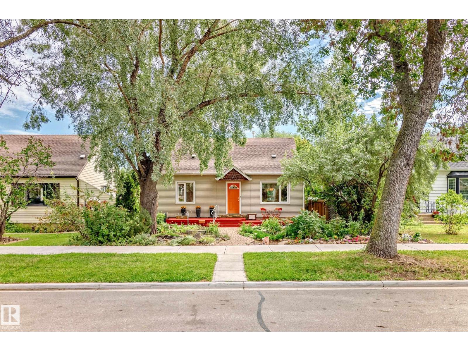Photo 17 of 11425 71 St Nw, Edmonton AB