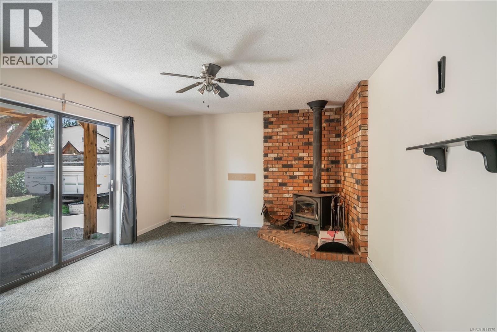 338 McKinnon St, Parksville