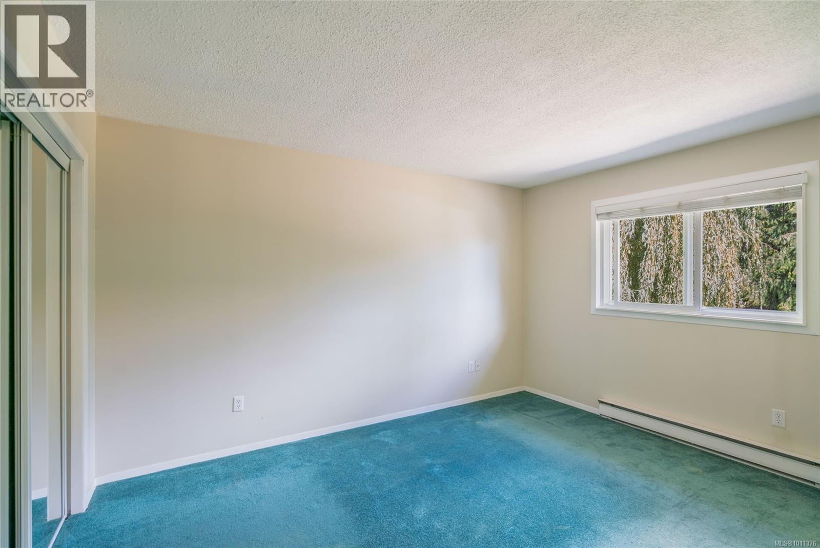 338 McKinnon St, Parksville