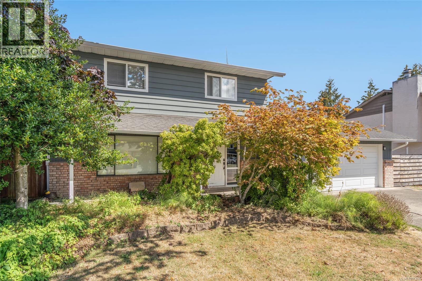 338 McKinnon St, Parksville