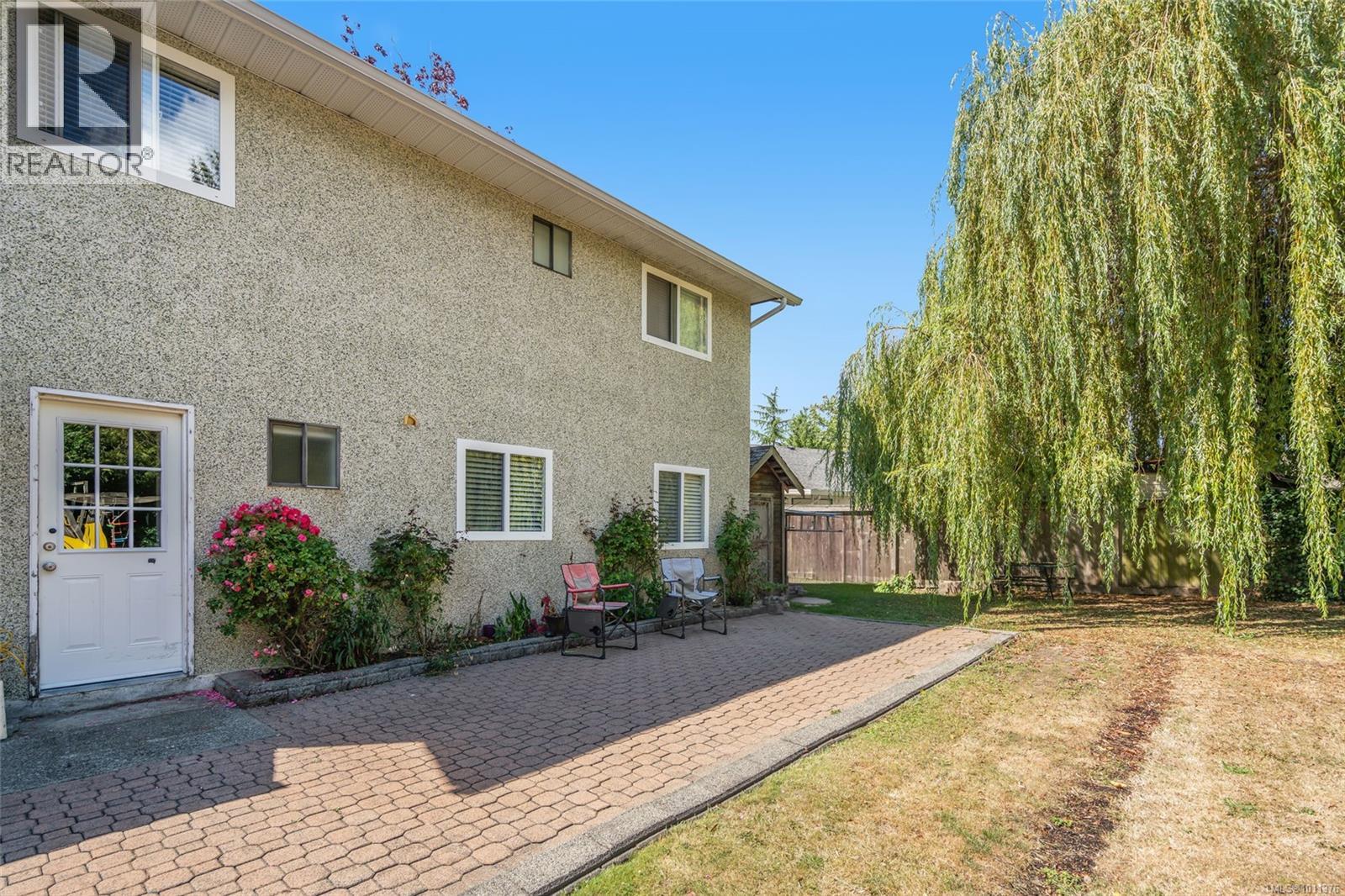 338 McKinnon St, Parksville