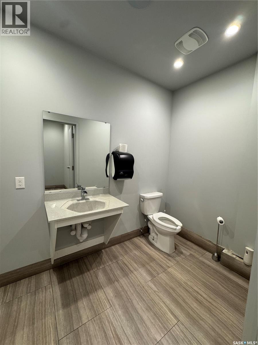 Photo 12 of 410 Dewdney Avenue, Regina SK