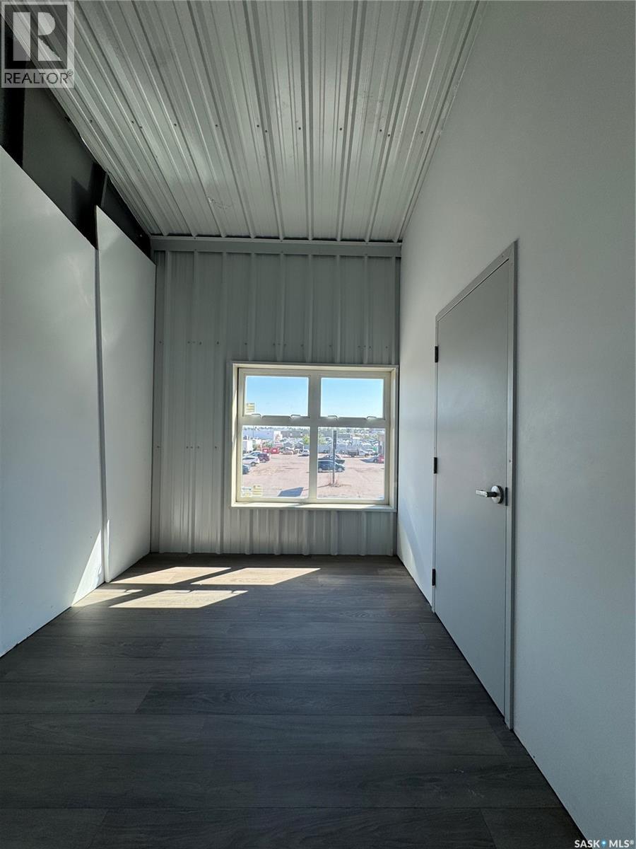 Photo 23 of 410 Dewdney Avenue, Regina SK