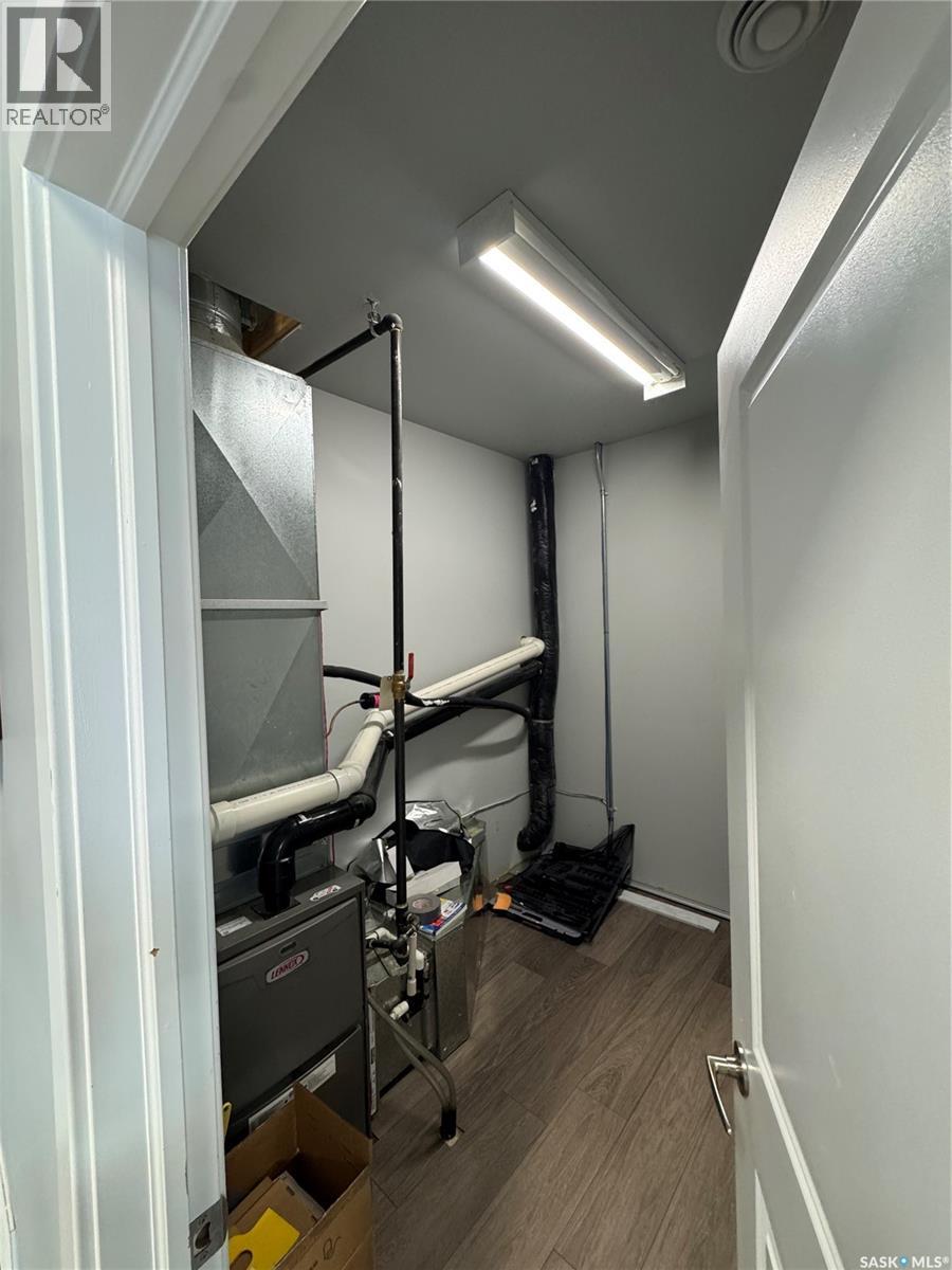 Photo 16 of 410 Dewdney Avenue, Regina SK