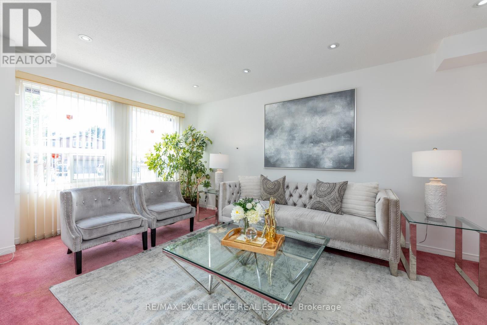 Photo 10 of 55 Atkins Circle, Brampton ON