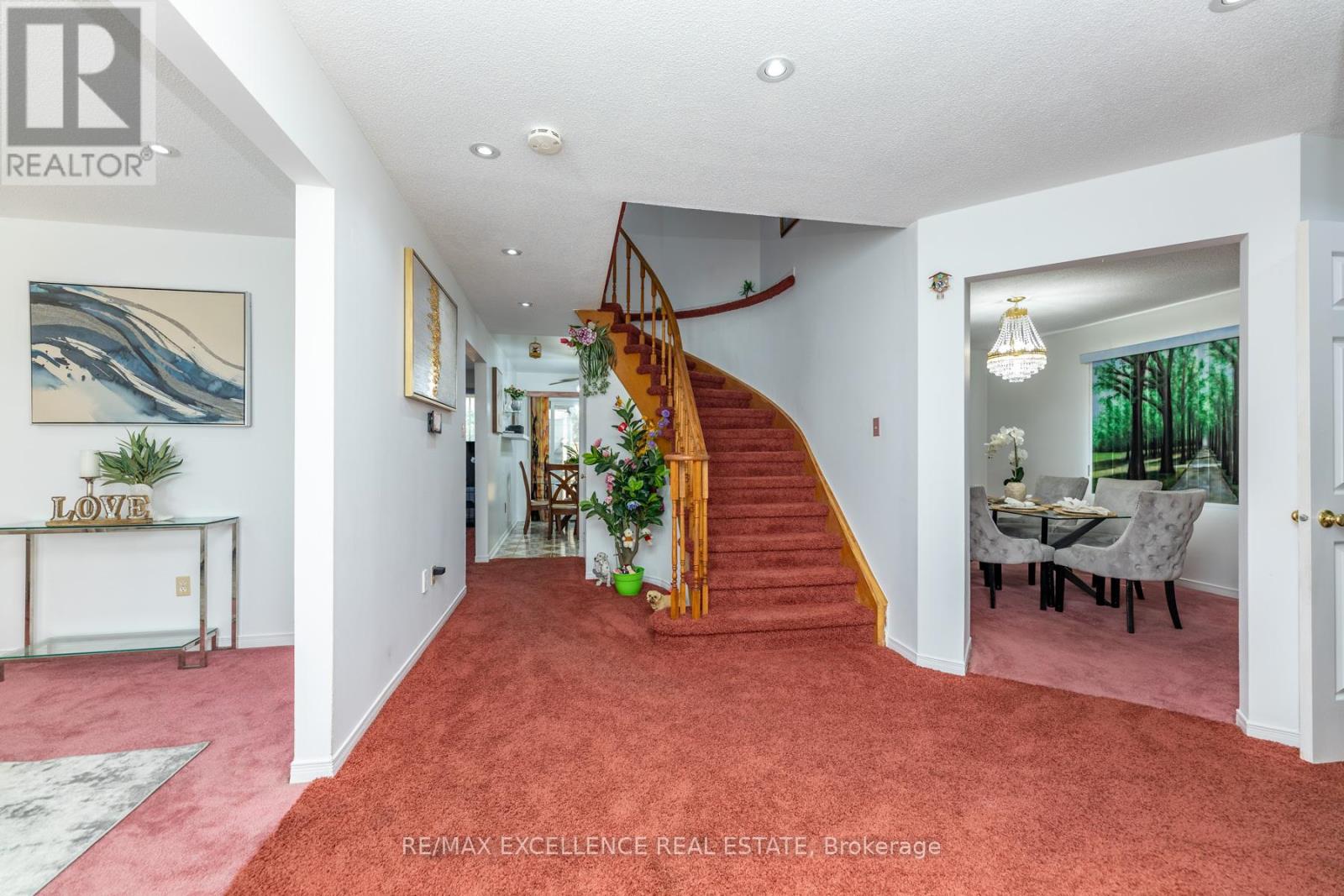 Photo 8 of 55 Atkins Circle, Brampton ON