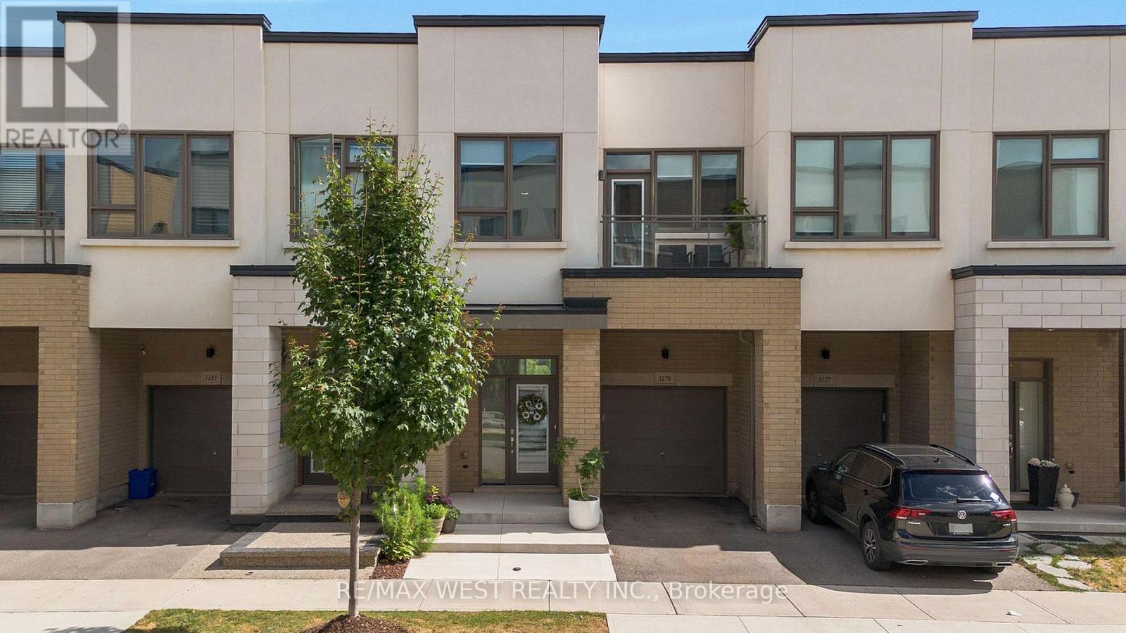 Photo 1 of 3179 Mintwood Circle, Oakville ON