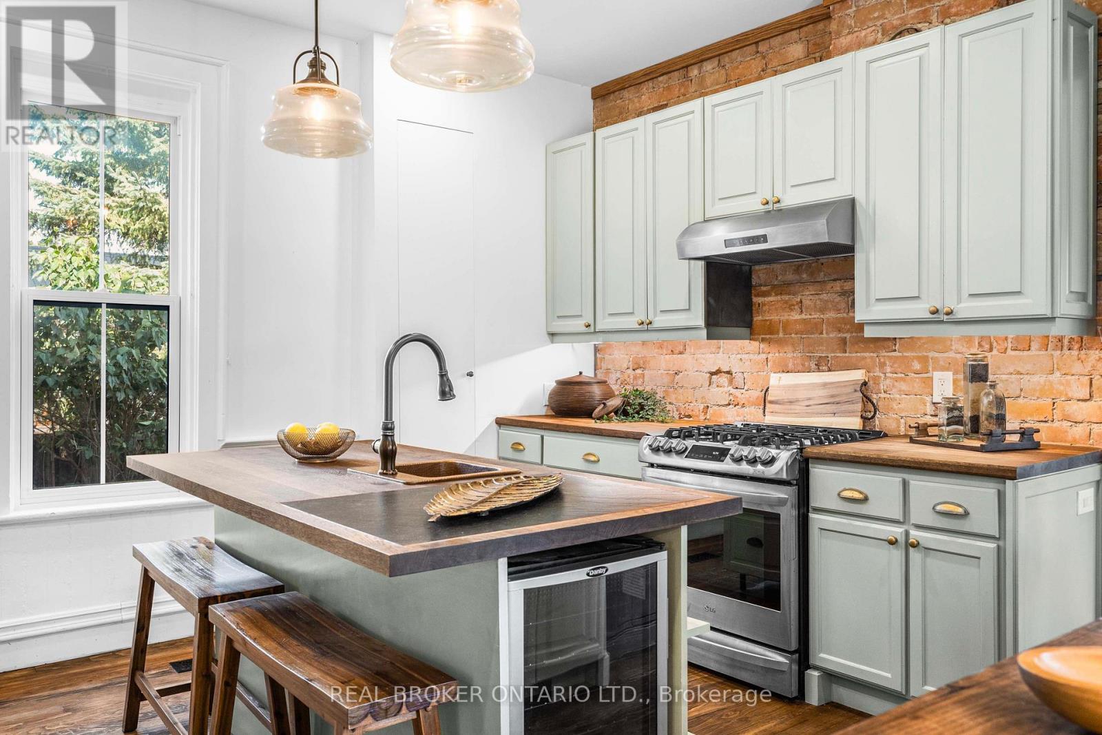Photo 18 of 74 Lake Avenue W, Carleton Place ON