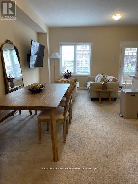 Photo 17 of 28 88 Decorso Drive, Guelph ON