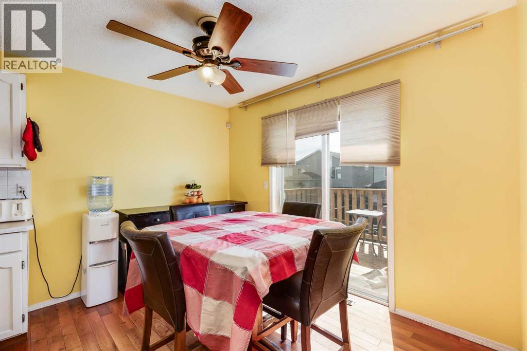 Photo 3 of 127 Tuscarora Way Nw, Calgary AB