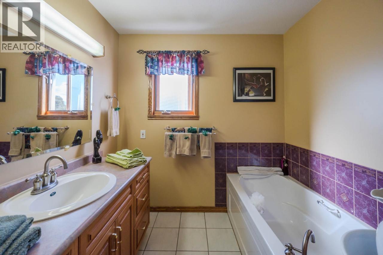 43 Harbour Key Drive, Osoyoos