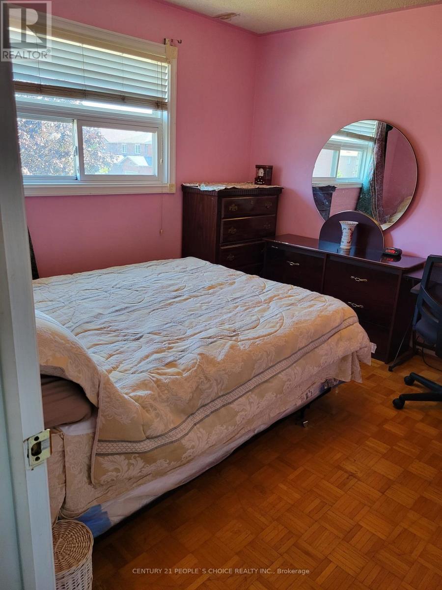 Photo 20 of 164 Cinrickbar Drive, Toronto ON