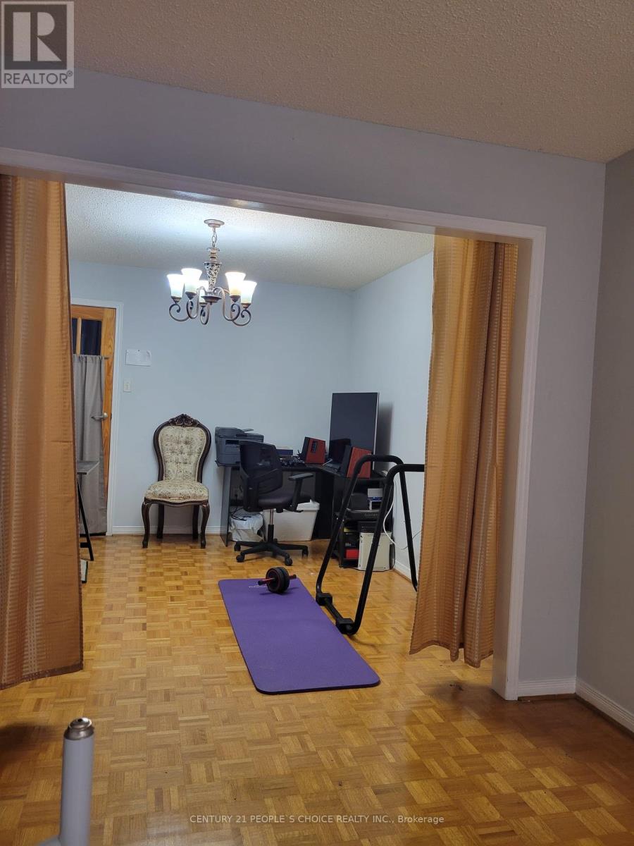 Photo 32 of 164 Cinrickbar Drive, Toronto ON