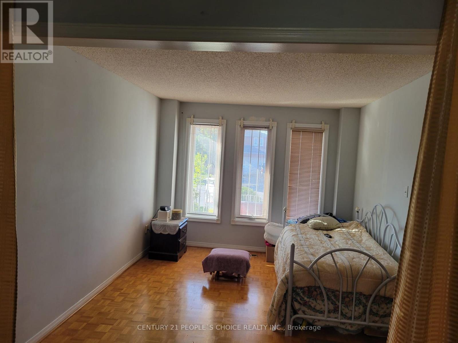 Photo 36 of 164 Cinrickbar Drive, Toronto ON