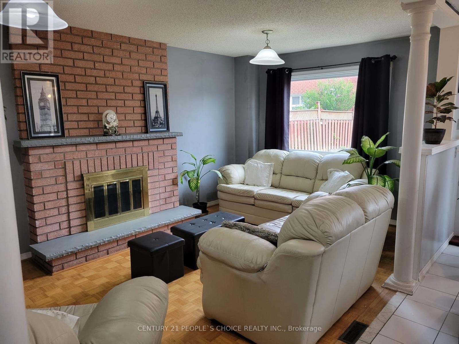 Photo 9 of 164 Cinrickbar Drive, Toronto ON