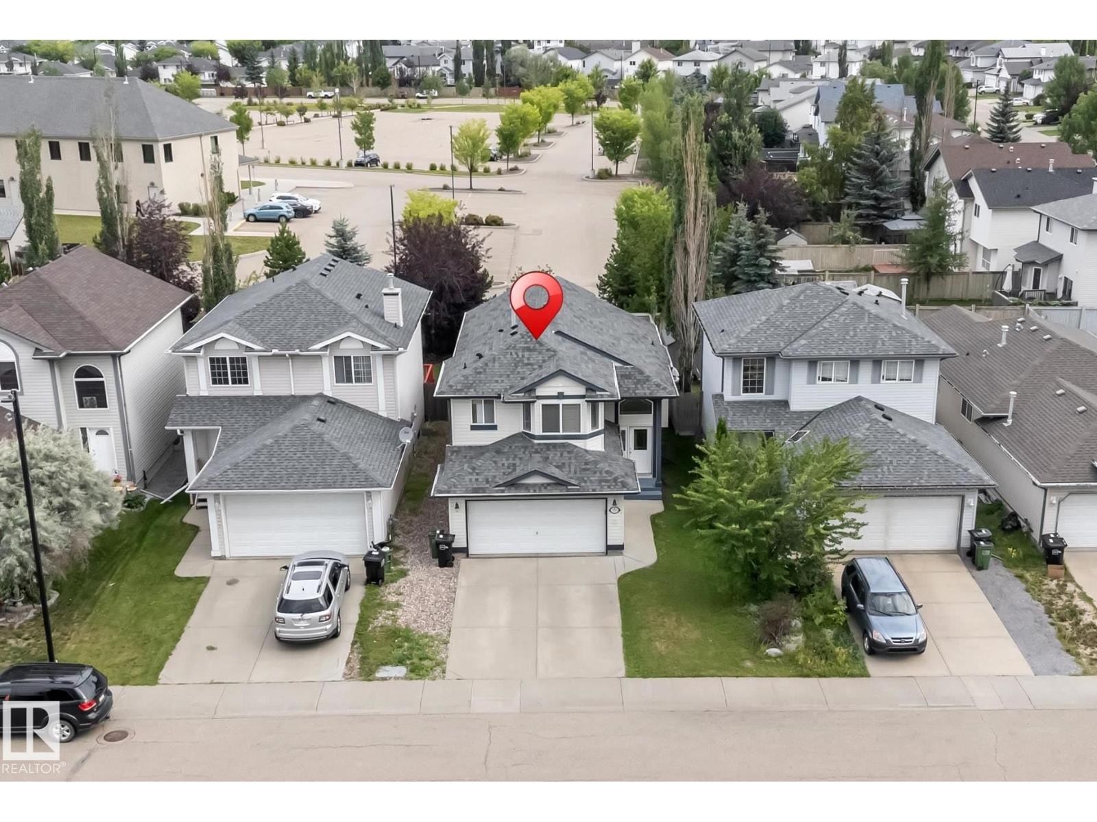 Photo 1 of 3320 27 Av Nw, Edmonton AB