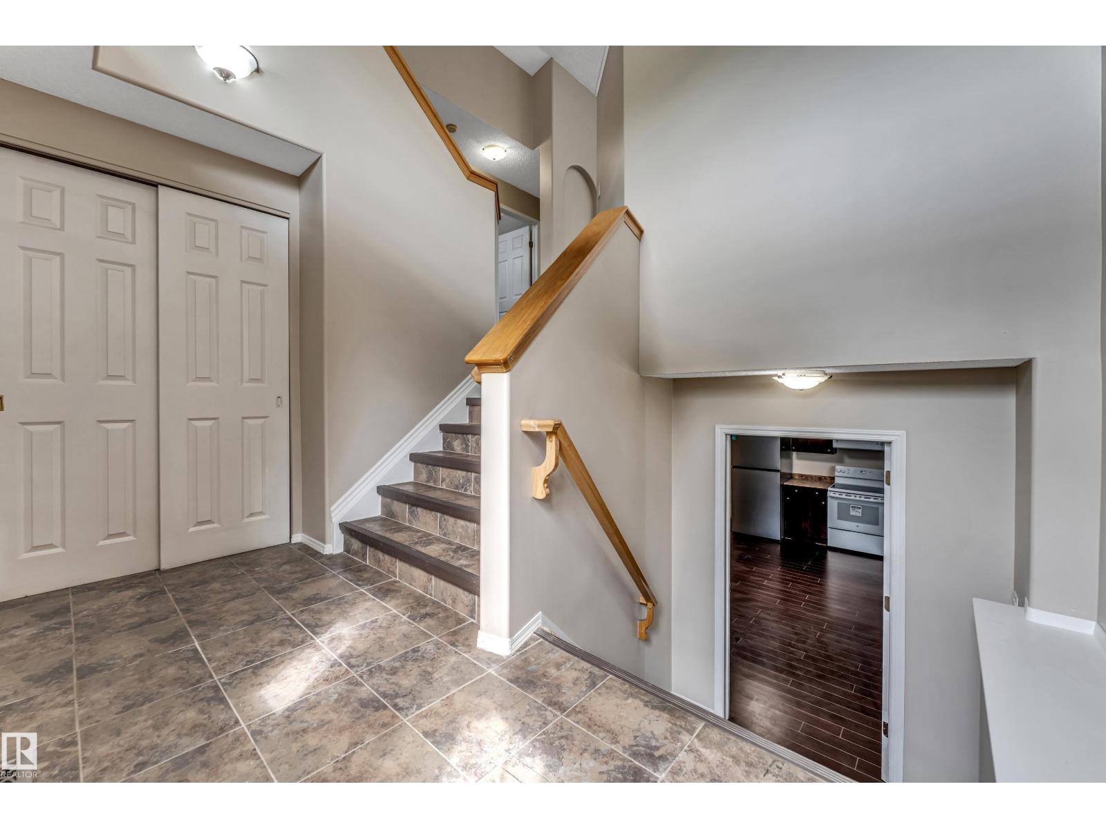 Photo 13 of 3320 27 Av Nw, Edmonton AB